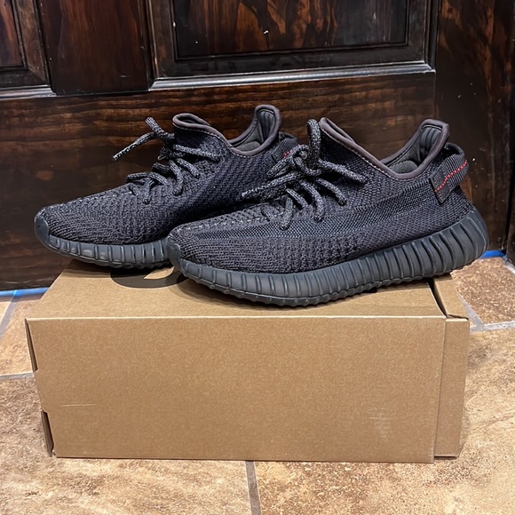 Yeezy 350 v2 - Picture 3 of 7